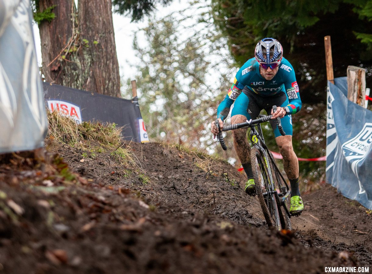 Wells navigates the first descent. Masters Men 40-44. 2019 Cyclocross National Championships, Lakewood, WA. © A. Yee / Cyclocross Magazine