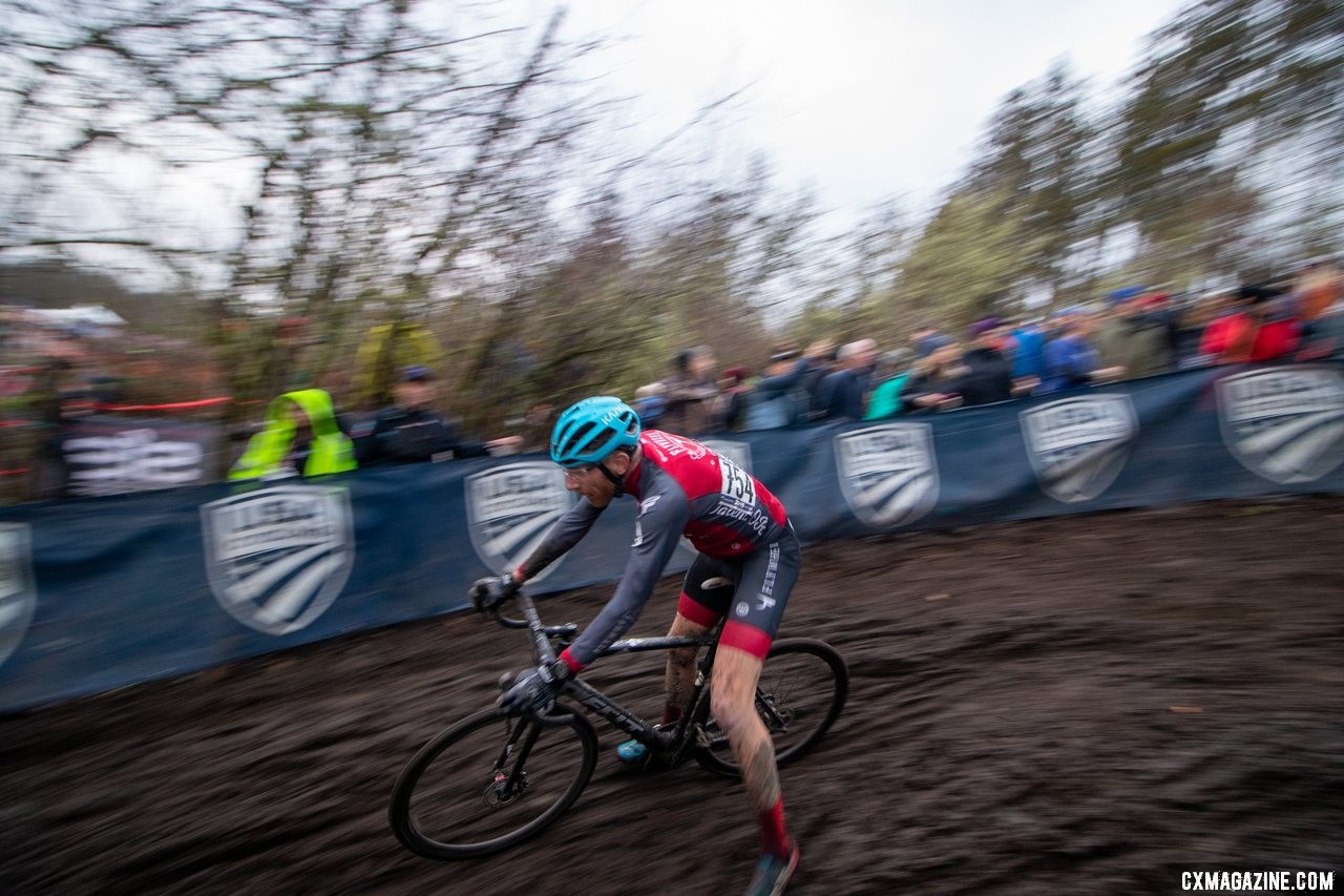 Adrian Bosch throws out the outrigger on the descent. Singlespeed Men. 2019 Cyclocross National Championships, Lakewood, WA. © A. Yee / Cyclocross Magazine