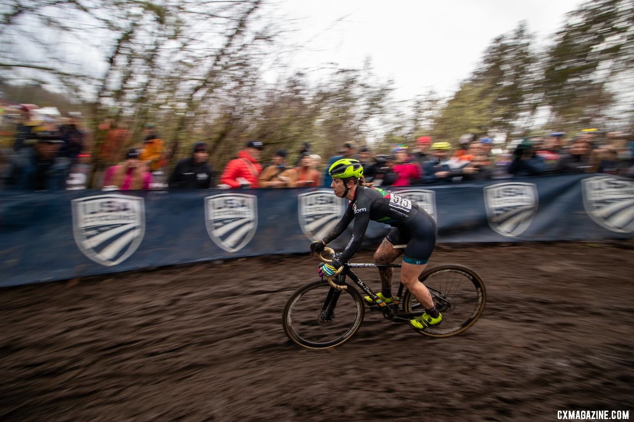 Jessica Cutler amazing the fans with her speed and grace. Singlespeed Women. 2019 Cyclocross National Championships, Lakewood, WA. © A. Yee / Cyclocross Magazine