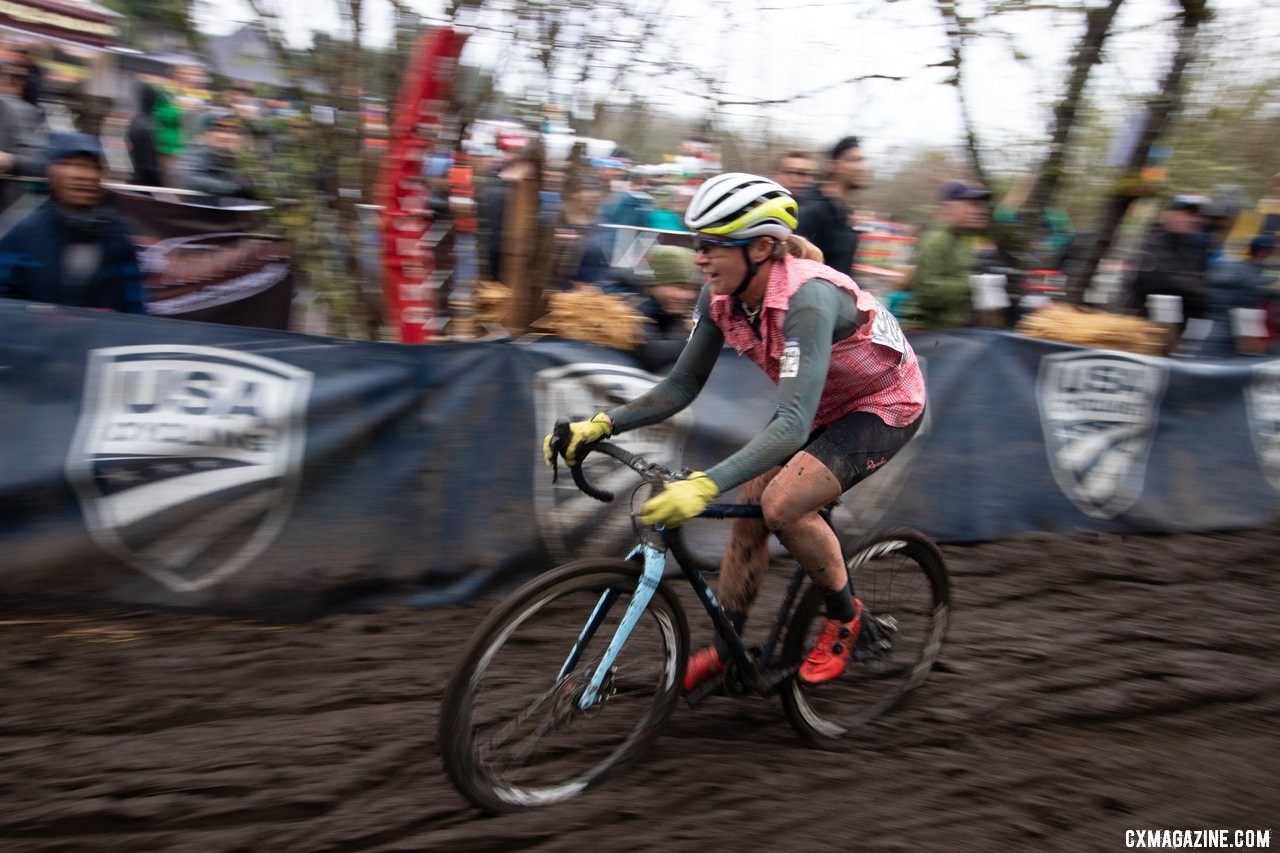 Meredith Miller gracing her fans with her very presence. Singlespeed Women. 2019 Cyclocross National Championships, Lakewood, WA. © A. Yee / Cyclocross Magazine