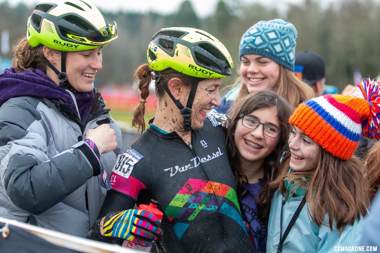 Everyone loves a Singlespeeder. Singlespeed Women. 2019 Cyclocross National Championships, Lakewood, WA. © A. Yee / Cyclocross Magazine