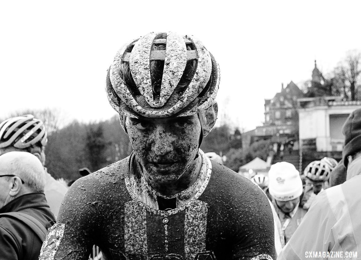 Magnus Sheffield takes a moment after finishing his challenging day of racing. Junior Men, 2019 Namur UCI Cyclocross World Cup. © B. Hazen / Cyclocross Magazine