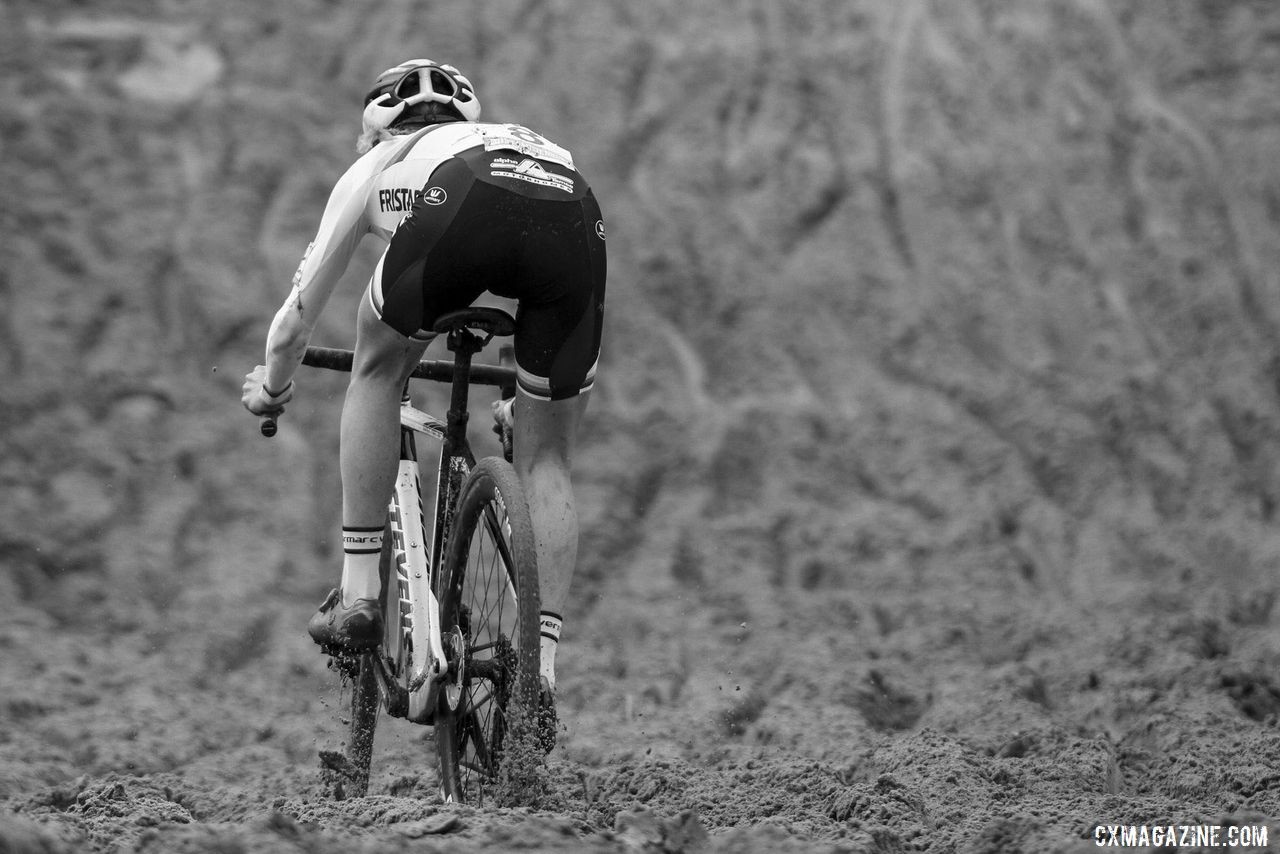 Yara Kastelijn had to chase back to the front after an early crash. 2019 Superprestige Zonhoven. © B. Hazen / Cyclocross Magazine