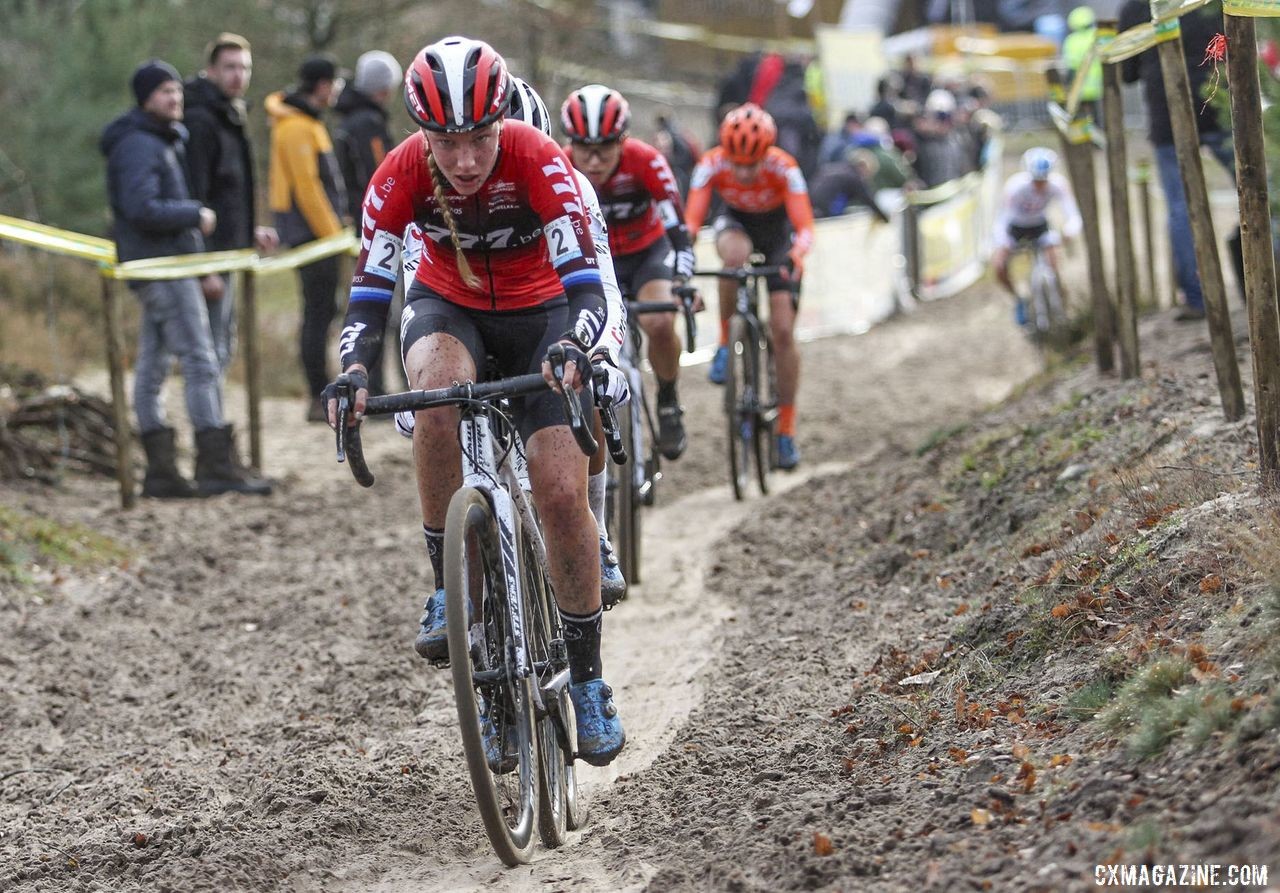 Annemarie Worst leads the group of four Dutch women who broke off the front. 2019 Superprestige Zonhoven. © B. Hazen / Cyclocross Magazine