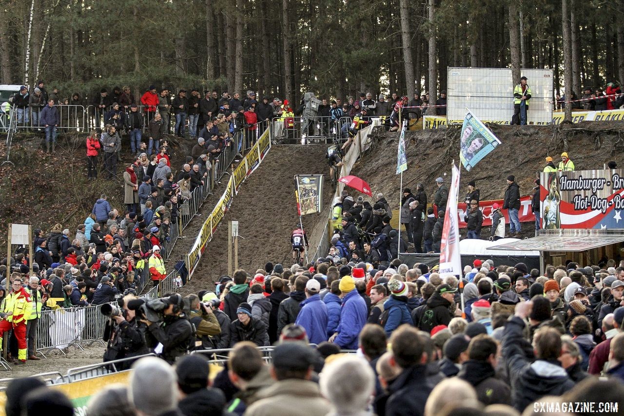 The lead group charges up one of the sandy run-ups. 2019 Superprestige Zonhoven. © B. Hazen / Cyclocross Magazine