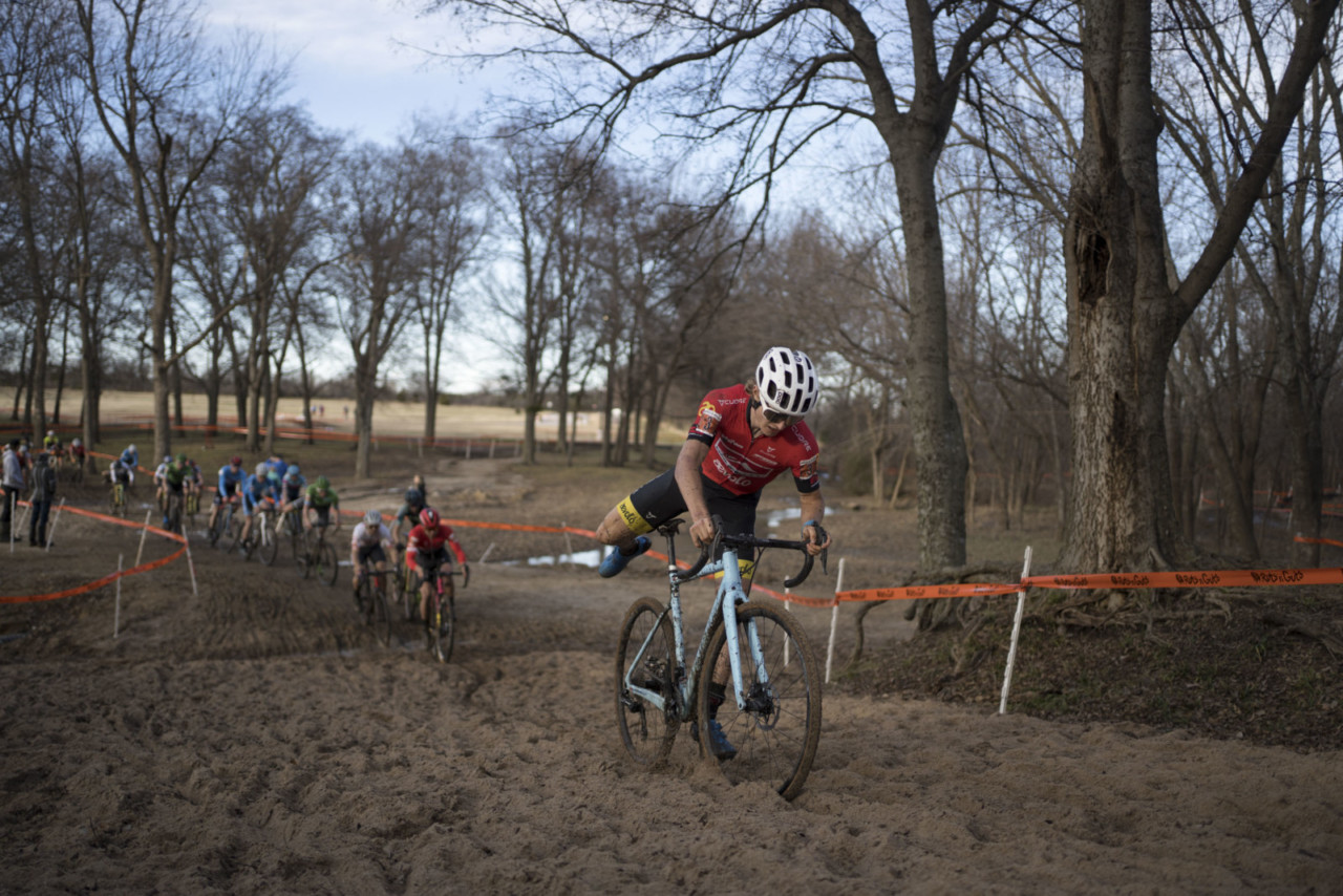 Lance Haidet leads the way into the sand early in Saturday's race. 2019 Ruts n' Guts Day 1. © P. Means / Cyclocross Magazine