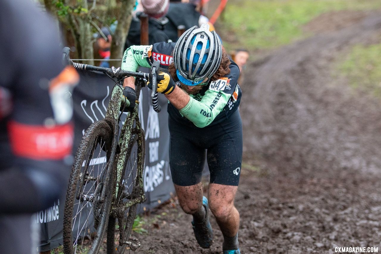 Aaron Bradford started quickly but faded to 16th. Masters Men 35-39. 2019 Cyclocross National Championships, Lakewood, WA. © A. Yee / Cyclocross Magazine