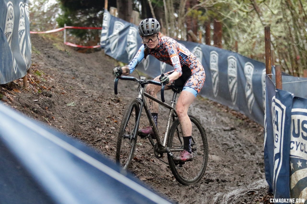 Allison Halpin on the descent. Masters Women 30-34. 2019 Cyclocross National Championships, Lakewood, WA. © D. Mable / Cyclocross Magazine