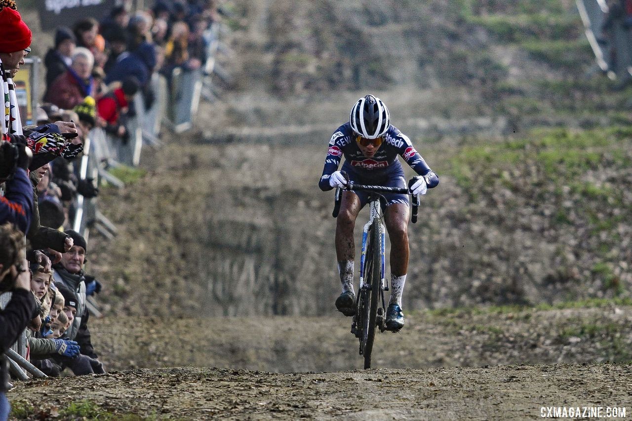 Ceylin Alvarado rips her way down the moguls. 2020 GP Sven Nys, Baal. © B. Hazen / Cyclocross Magazine