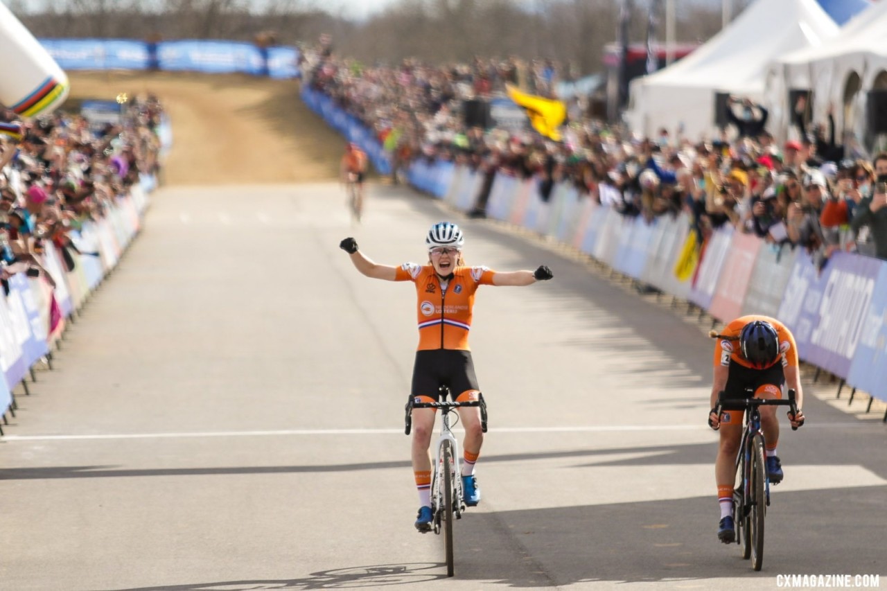 Final Lap Fight: Dutch Stars Crush the Climb - U23 Women 2022 ...