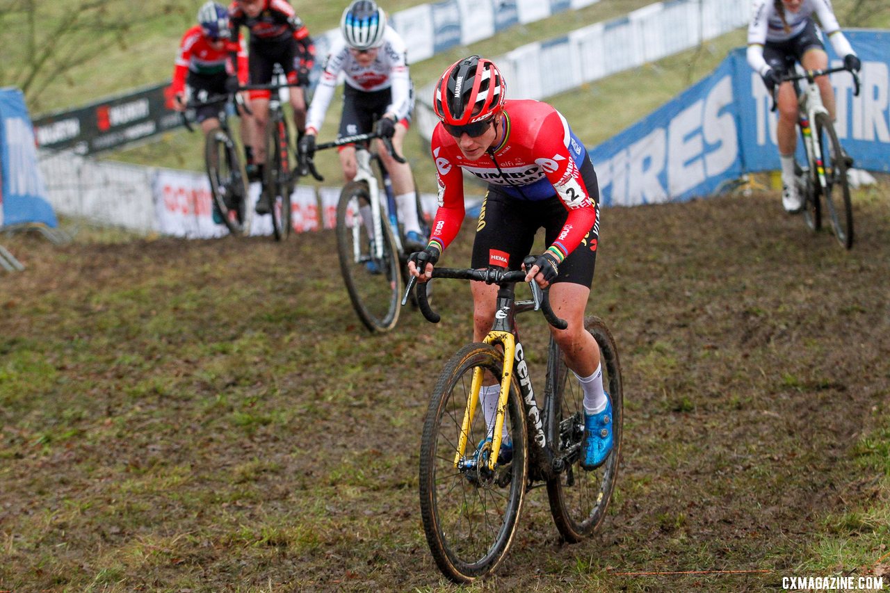 2022 Hoogerheide UCI Cyclocross World Cup Photo Gallery: Elite Women ...