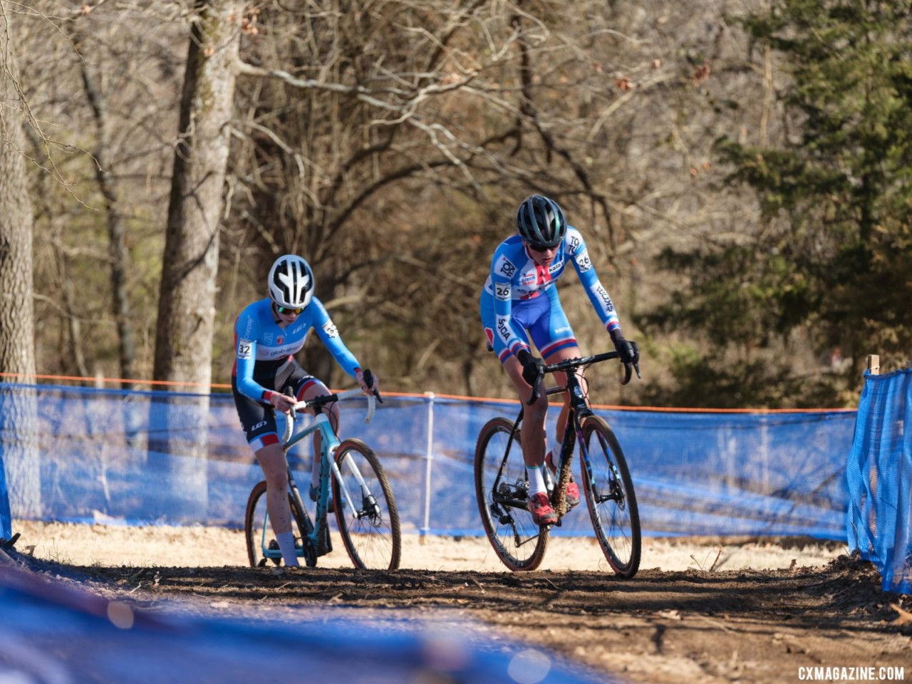 Julia Kopecky leads Isabella Holmgren. Junior Women, 2022 Cyclocross World Championships, Fayetteville, Arkansas USA. © G. Gould / Cyclocross Magazine