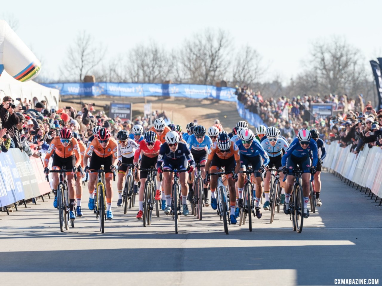 Elite Women's start, 2022 Cyclocross World Championships, Fayetteville, Arkansas USA. © G. Gould / Cyclocross Magazine