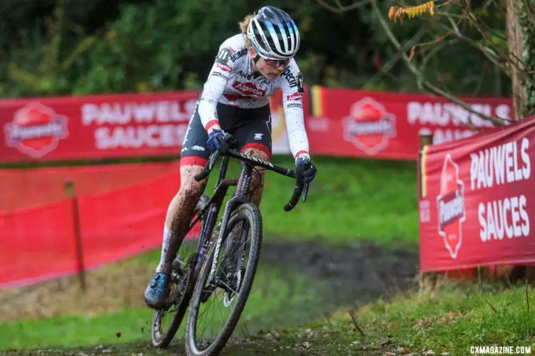 Puck Pieterse Dominated The 2022 UCI Cyclocross World Cup In Hulst ...