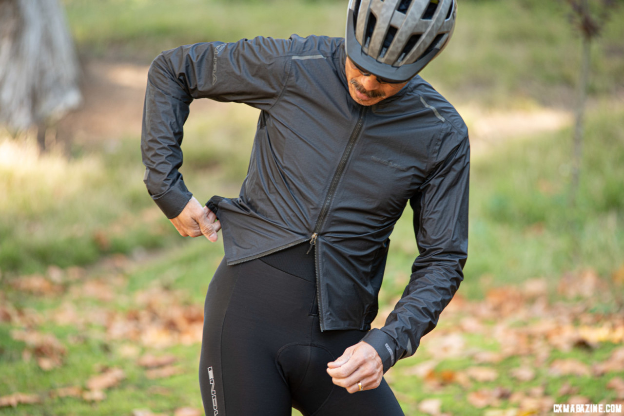 Rain Clothing for Cyclists - Waterproof vs Water Repellent Cycling Clothing  - Mantel