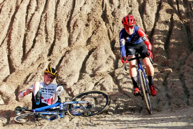 Shirin van Anrooij passed Fem van Empel's crash. 2023 UCI World Cup Zonhoven, Elite Women © Chris Merriam / Cyclocross Magazine