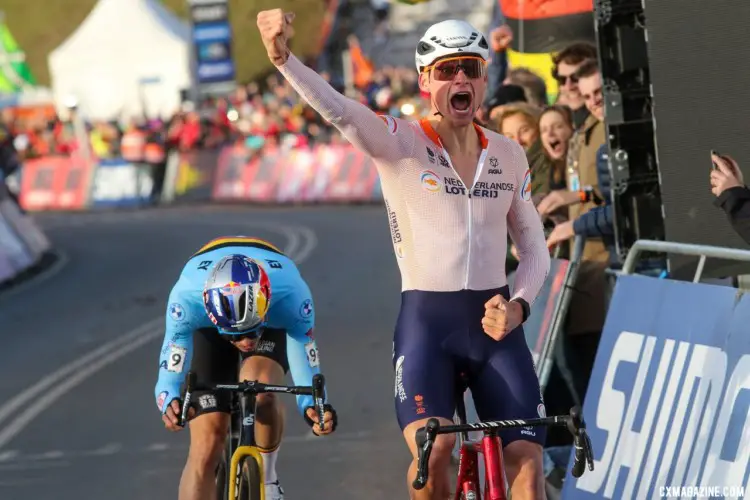 Mathieu van der Poel and Wout van Aert duel again. Elite Men. 2023 UCI Cyclocross World Championships, Hoogerheide. © B. Hazen / Cyclocross Magazine