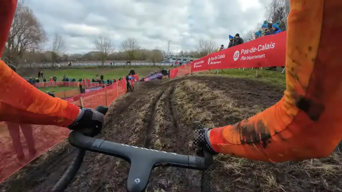 Puck Pieterse previews the 2025 UCI Cyclocross World Championships course - video